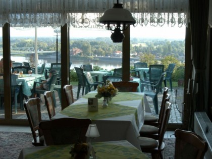 Foto: Elbterrasse im F&amp;uuml;rstengarten - Sch&amp;uuml;tzenhaus